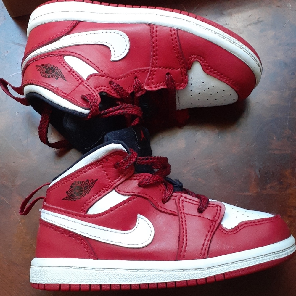 Air Jordan - Picture 8 of 9